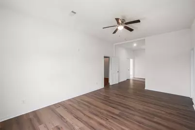 6413 N Ridgecrest Drive, Hitchcock, TX 77563 - Photo 20