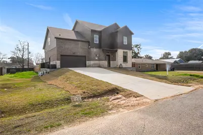 6413 N Ridgecrest Drive, Hitchcock, TX 77563 - Photo 2