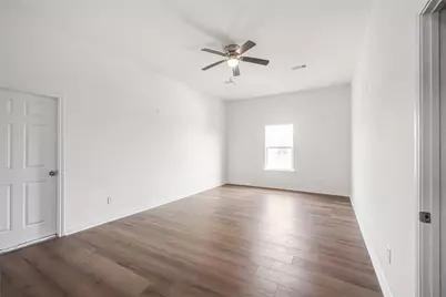 6413 N Ridgecrest Drive, Hitchcock, TX 77563 - Photo 22