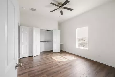 6413 N Ridgecrest Drive, Hitchcock, TX 77563 - Photo 16