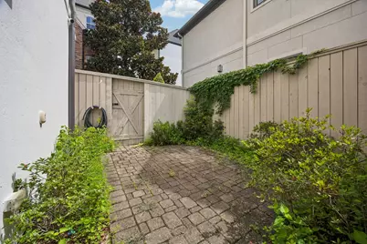 1211 Wynden Commons Lane, Houston, TX 77056 - Photo 26