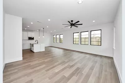 12010 Royal Oaks Banner Way, Houston, TX 77082 - Photo 4