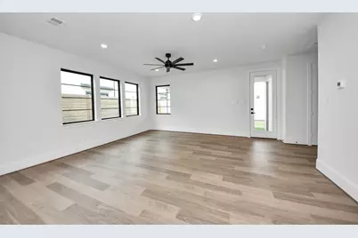 12010 Royal Oaks Banner Way, Houston, TX 77082 - Photo 6