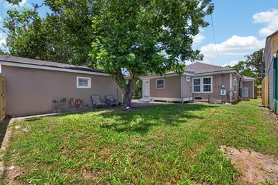 1805 Avenue N 1/2, Galveston, TX 77550 - Photo 30