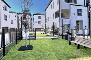 2802 Grand Fountains Dr, Houston, TX 77054 - Photo 28