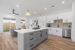 9003 Comal St, Houston, TX 77051 - Photo 6