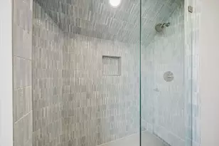 143 Bora Bora Dr, Tiki Island, TX 77554 - Photo 22