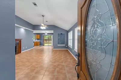 14 W Cobble Hill Circle, The Woodlands, TX 77381 - Photo 2