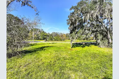 1031 Winchester Trail, Angleton, TX 77515 - Photo 4