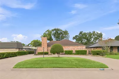2907 Fairway Drive, Sugar Land, TX 77478 - Photo 4