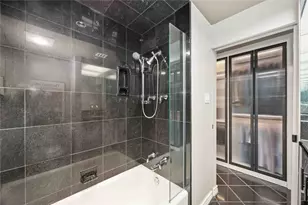 5000 Montrose Blvd, Houston, TX 77006 - Photo 16