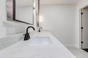 9219 Timberside Dr, Houston, TX 77025 - Photo 36