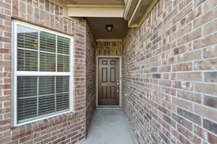 9715 Blue Sapphire Dr, Rosharon, TX 77583 - Photo 4