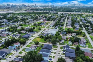 8312 Comal St, Houston, TX 77051 - Photo 18