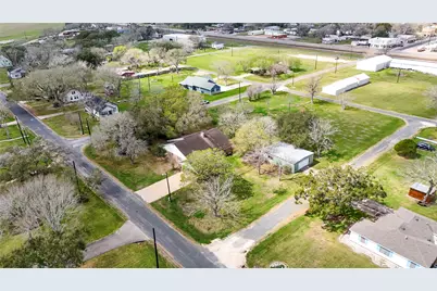 307 S Market Street, Louise, TX 77455 - Photo 38