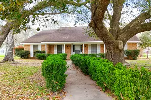 307 S Market St, Louise, TX 77455 - Photo 26