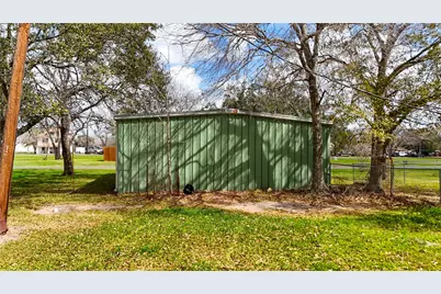 307 S Market Street, Louise, TX 77455 - Photo 36