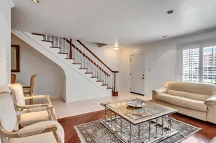 2121 Fountain View Dr, Houston, TX 77057 - Photo 2