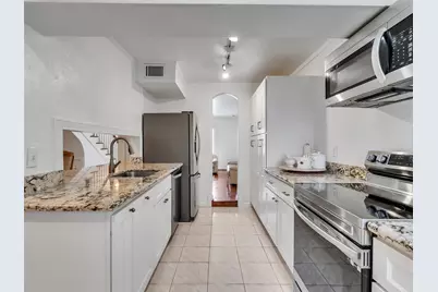 2121 Fountain View Drive #H1, Houston, TX 77057 - Photo 8