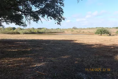 566 County Road 430, Hallettsville, TX 77964 - Photo 18