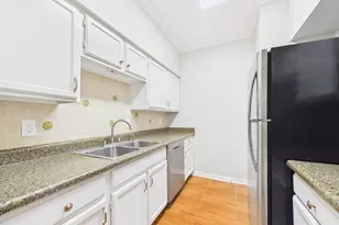 4001 Tanglewilde St, Houston, TX 77063 - Photo 6