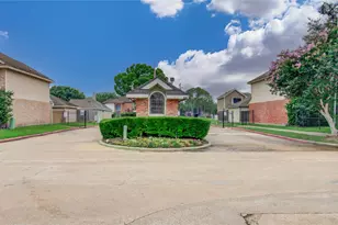 13803 Purplemartin St, Houston, TX 77083 - Photo 28
