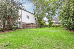 5357 Lampasas St, Houston, TX 77056 - Photo 2