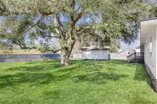 925 County Rd 737B, Alvin, TX 77511 - Photo 20