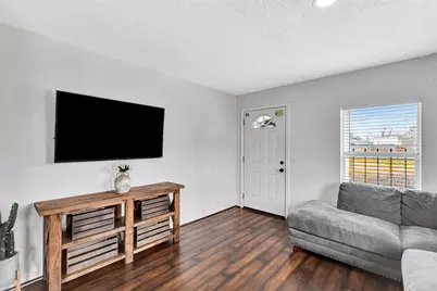 7714 Helmers Street, Houston, TX 77022 - Photo 6