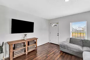 7714 Helmers St, Houston, TX 77022 - Photo 6