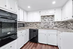 1922 Arcadia Dr, Sugar Land, TX 77498 - Photo 14