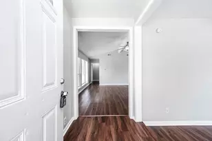 1922 Arcadia Dr, Sugar Land, TX 77498 - Photo 6