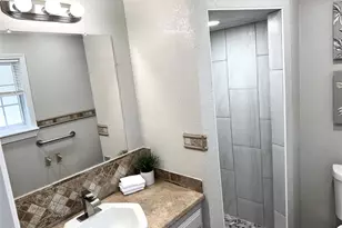 959 Festival Dr, Houston, TX 77062 - Photo 22