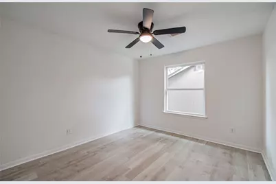 2030 Creek Shore Lane, Pearland, TX 77581 - Photo 24