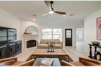 2030 Creek Shore Lane, Pearland, TX 77581 - Photo 10