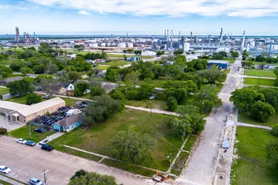 423 3rd Avenue N, Texas City, TX 77590 - Photo 8