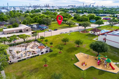 423 3rd Avenue N, Texas City, TX 77590 - Photo 4