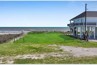 772 Bolivar Dunes Boulevard, Gilchrist, TX 77617 - Photo 12