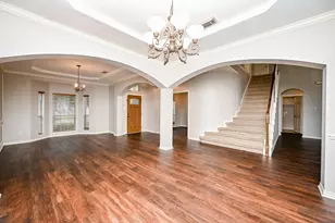 8135 Cove Timbers Ln, Tomball, TX 77375 - Photo 6