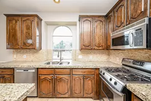 8135 Cove Timbers Ln, Tomball, TX 77375 - Photo 12