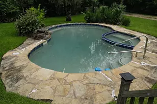 1355 County Rd 145, Alvin, TX 77511 - Photo 14