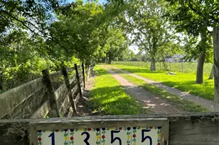 1355 County Rd 145, Alvin, TX 77511 - Photo 1