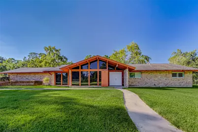 604 N Clear Creek Drive, Friendswood, TX 77546 - Photo 1