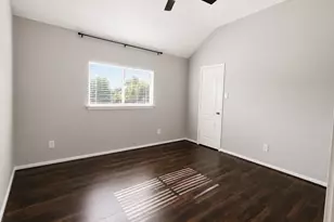 3614 Burning Palms Ct, Houston, TX 77042 - Photo 18
