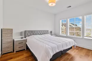 10943 Grove Tree Ln, Houston, TX 77043 - Photo 14