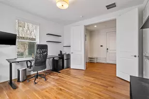 10943 Grove Tree Ln, Houston, TX 77043 - Photo 12