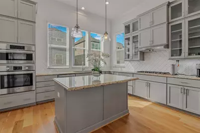 10943 Grove Tree Lane, Houston, TX 77043 - Photo 8