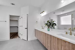 1805 Emir St, Houston, TX 77009 - Photo 32