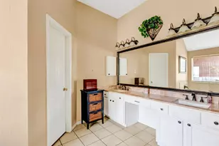 1014 N Rivershire Dr, Conroe, TX 77304 - Photo 36