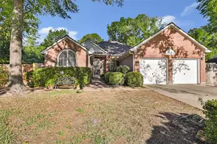 1014 N Rivershire Dr, Conroe, TX 77304 - Photo 1
